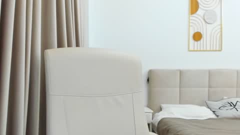 Eva online show from 12/13/24, 08:58