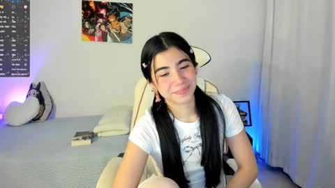 Snapshot of cyber_lizz chatting on 12/12/24, 08:53 Liz online show from 12/12/24, 08:53