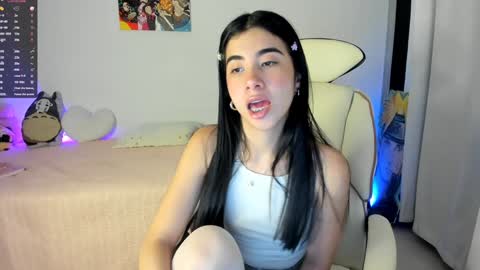 Snapshot of cyber_lizz chatting on 01/15/25, 10:46 Liz online show from 01/15/25, 10:46