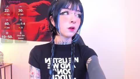 cel I am independent Help me reach 200 thumbs up uwu online show from 11/26/25, 03:40