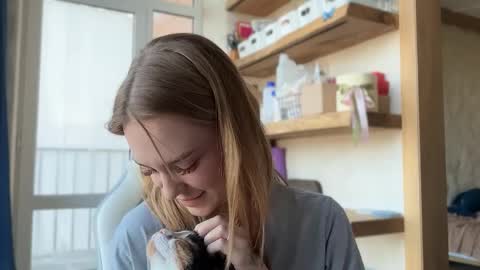 Im Emi streaming with my friend Reyna today online show from 04/16/26, 01:56