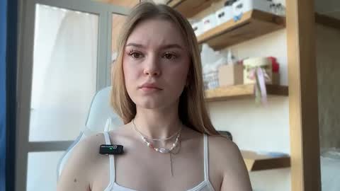 Im Emi streaming with my friend Reyna today online show from 04/21/26, 11:05