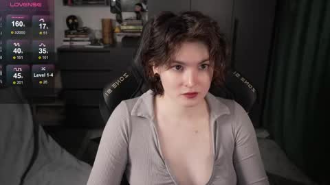 Snapshot of cybersamuraii chatting on 05/24/26, 01:49 Helen Blossom online show from 05/24/26, 01:49