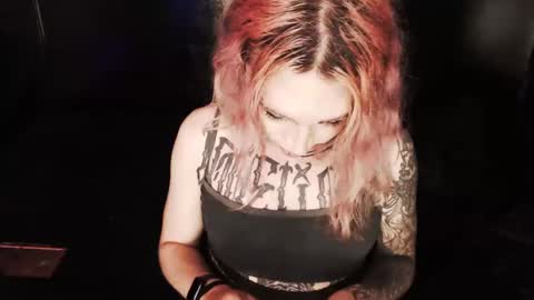 Nikki online show from 11/20/25, 12:33