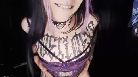 Nikki online show from 04/11/26, 08:57