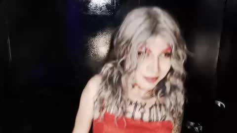 Snapshot of cybertrouble_ chatting on 05/15/26, 10:50 Nikki online show from 05/15/26, 10:50