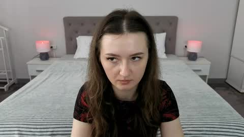 Snapshot of cyrenaluxe chatting on 05/07/26, 05:46 Cyrena online show from 05/07/26, 05:46
