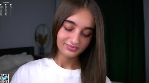 Isabella online show from 11/08/25, 01:06