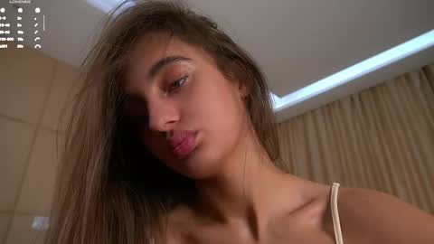 Snapshot of czamabech chatting on 04/25/26, 01:08 Isabella online show from 04/25/26, 01:08