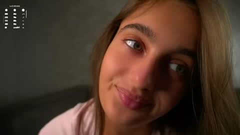 Snapshot of czamabech chatting on 05/15/26, 01:12 Isabella online show from 05/15/26, 01:12