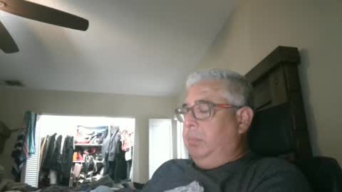 Snapshot of czar1974 chatting on 10/12/25, 08:52 czar1974 online show from 10/12/25, 08:52