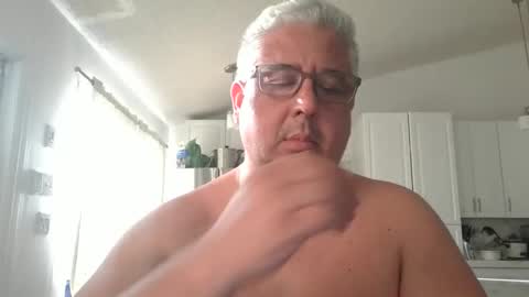 Snapshot of czar1974 chatting on 10/24/25, 09:44 czar1974 online show from 10/24/25, 09:44