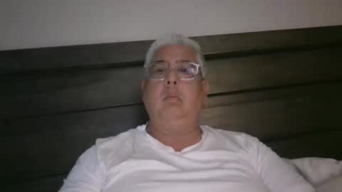 Snapshot of czar1974 chatting on 11/16/25, 08:25 czar1974 online show from 11/16/25, 08:25