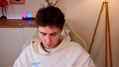 Diss online show from 02/04/26, 04:18