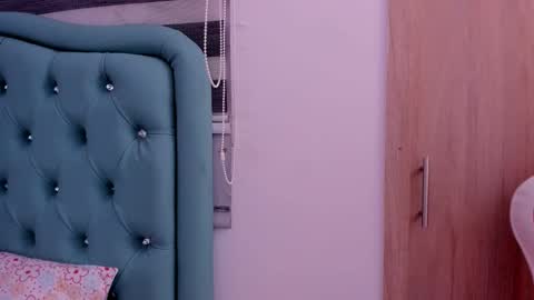 darling online show from 12/17/25, 08:31