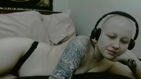 Daisy online show from 09/23/25, 02:47