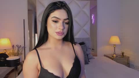 Snapshot of d_kimrouse_h chatting on 02/04/25, 04:37 Kim online show from 02/04/25, 04:37