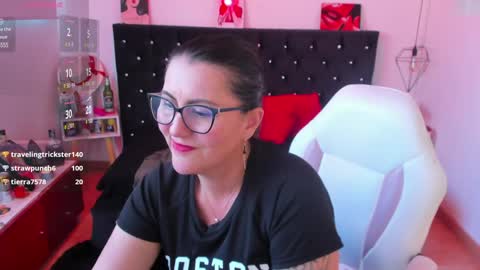 Mia  online show from 01/20/25, 05:48