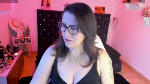 Mia  online show from 01/24/25, 11:37