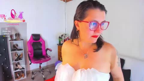 Mia  online show from 11/15/25, 12:13