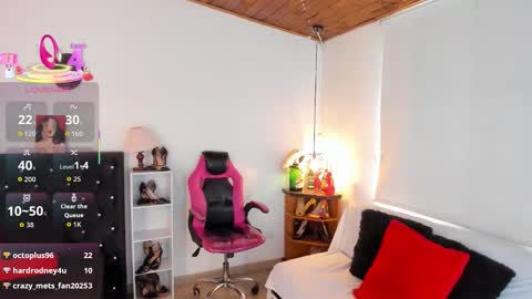 Mia  online show from 12/02/25, 01:28