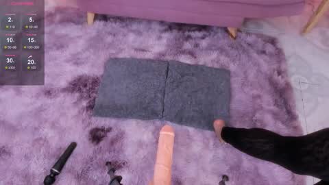 Daniela  online show from 11/30/25, 12:09