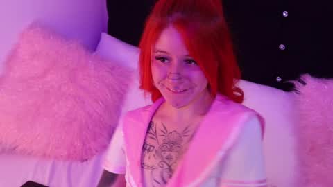 Snapshot of daarlene chatting on 12/17/24, 02:22 Darlene online show from 12/17/24, 02:22