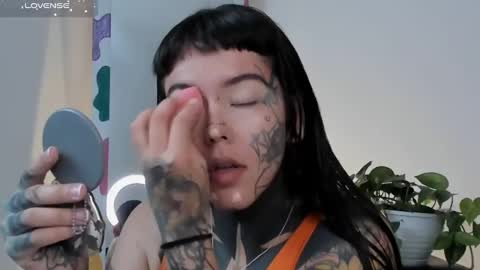 Snapshot of daarlene chatting on 03/10/25, 09:43 Darlene online show from 03/10/25, 09:43