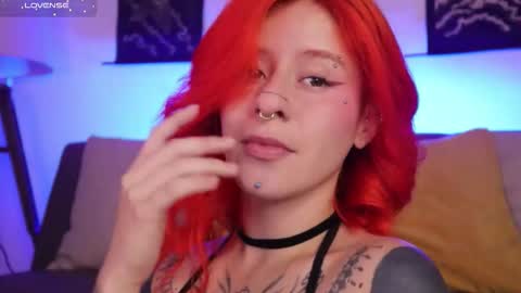 Snapshot of daarlene chatting on 11/18/25, 11:25 Darlene online show from 11/18/25, 11:25