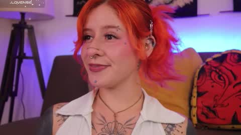 Snapshot of daarlene chatting on 12/04/25, 06:27 Darlene online show from 12/04/25, 06:27