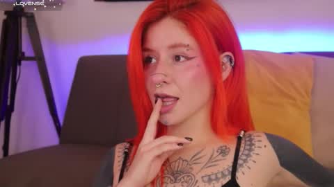 Snapshot of daarlene chatting on 01/11/26, 06:35 Darlene online show from 01/11/26, 06:35