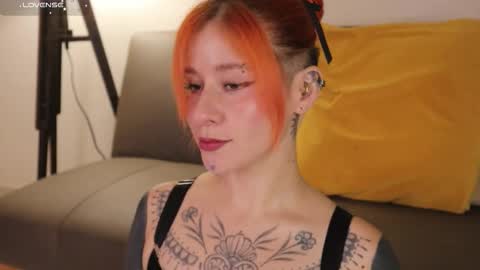 Snapshot of daarlene chatting on 02/04/26, 10:54 Darlene online show from 02/04/26, 10:54