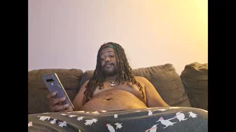 Snapshot of daboss233 chatting on 09/18/25, 01:13 Saucy papi online show from 09/18/25, 01:13