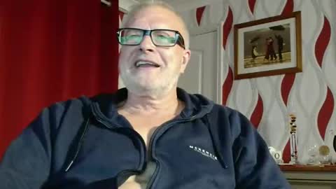 Brian ... online show from 09/30/25, 08:03