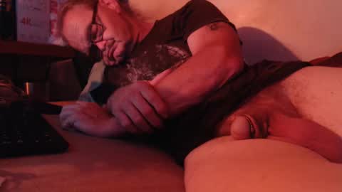 Snapshot of daddiesmonstercock chatting on 09/11/25, 02:44 daddiesmonstercock online show from 09/11/25, 02:44