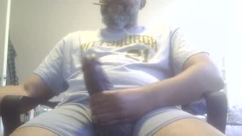Snapshot of daddy_412 chatting on 05/29/26, 01:20 daddy_412 online show from 05/29/26, 01:20