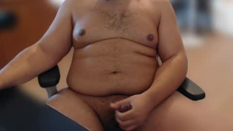 Snapshot of daddy_b34r chatting on 06/08/26, 12:05 Daddy Bear Papa Ours online show from 06/08/26, 12:05