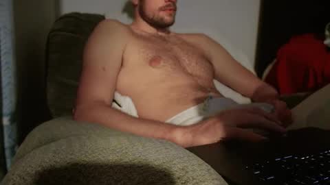 Snapshot of daddydoesit69 chatting on 01/05/25, 05:09 Leo online show from 01/05/25, 05:09