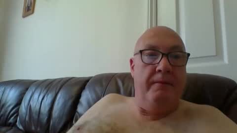 daddyhere4uall6 online show from 10/18/25, 08:26