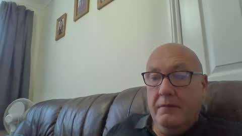 daddyhere4uall6 online show from 10/19/25, 08:26