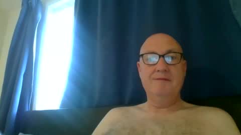 daddyhere4uall6 online show from 10/21/25, 07:09