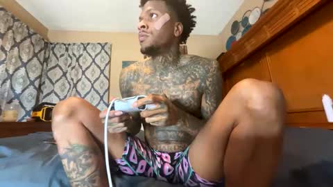 sexy tatted king bbc online show from 04/19/26, 07:05