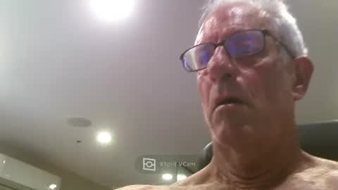 Snapshot of daddyluv2u chatting on 03/10/25, 10:55 daddyluv2u online show from 03/10/25, 10:55