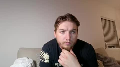 Snapshot of daddynsunshine chatting on 04/27/26, 04:21 daddynsunshine online show from 04/27/26, 04:21