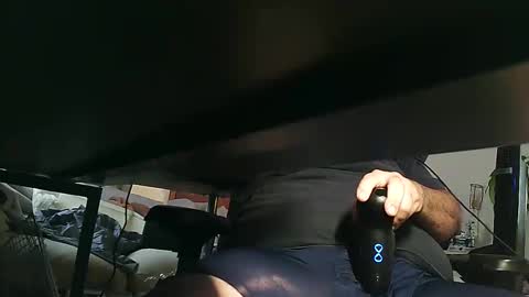 Snapshot of daddys_belthand chatting on 11/12/25, 01:11 daddys_belthand online show from 11/12/25, 01:11