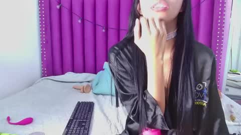Snapshot of daddys_little_princesss chatting on 05/04/26, 01:23 Antonella online show from 05/04/26, 01:23