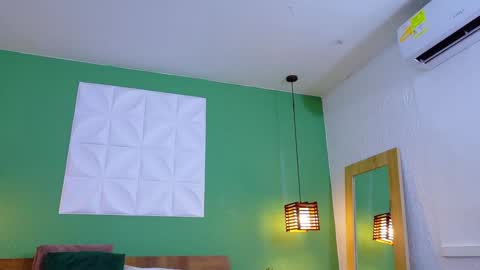 Snapshot of daddys_little_secrett chatting on 01/28/25, 02:21 Valen online show from 01/28/25, 02:21