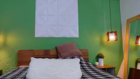 Snapshot of daddys_little_secrett chatting on 02/27/25, 06:20 Valen online show from 02/27/25, 06:20