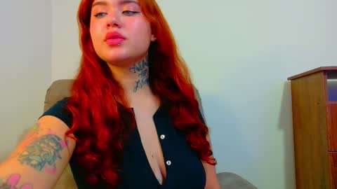 Snapshot of daddys_little_secrett chatting on 09/14/25, 01:38 Valen online show from 09/14/25, 01:38