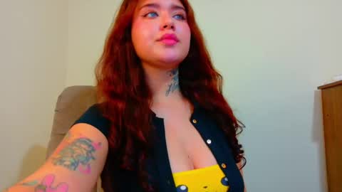 Snapshot of daddys_little_secrett chatting on 10/06/25, 04:21 Valen online show from 10/06/25, 04:21